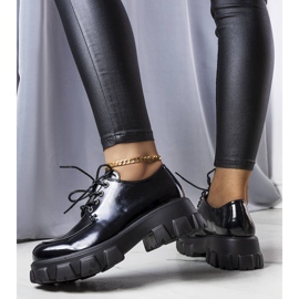 Sapato preto laqueado Lynn 1