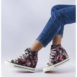 BM Tênis canoa preto com estampa floral, Fouquet. 2