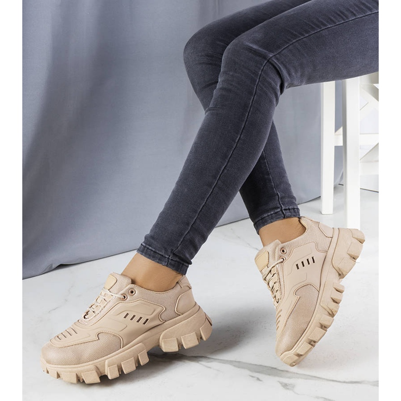 Tênis marrom com solado maciço Inez castanho 1