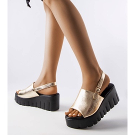 Sandálias de cunha de mulher Berfin douradas dourado 1