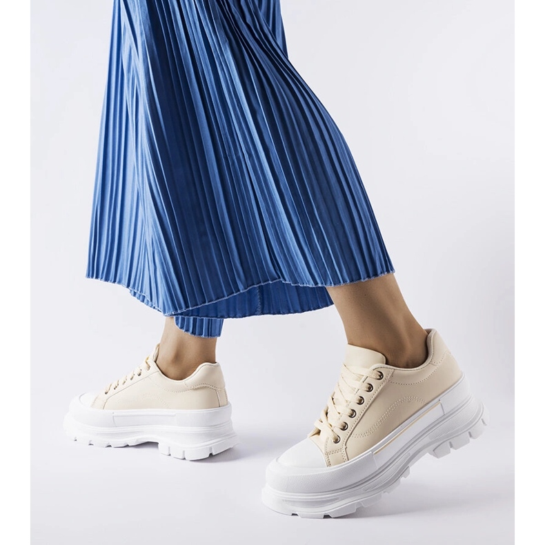 Tênis plataforma alta bege Kari. 1