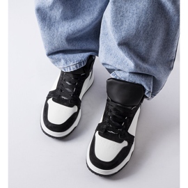 Tênis cano alto preto Elizabeth. 1