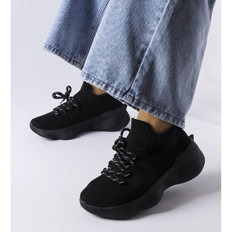 Calçado desportivo Lavallée em tecido preto 1