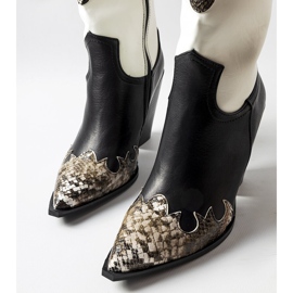 Botas de cowboy semi pretas e marrons com inserções de cobra preto 1