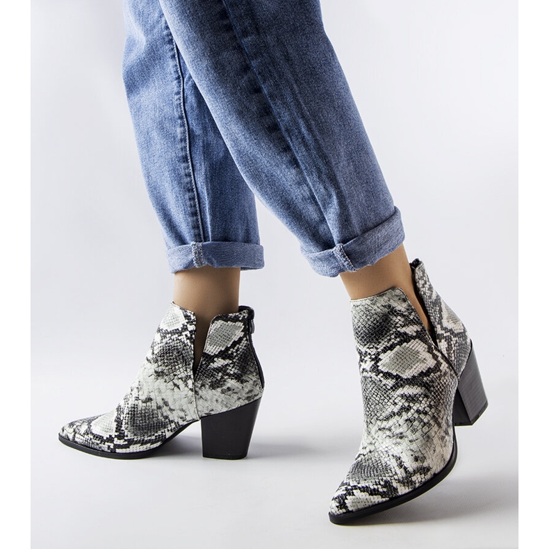 Botas de caubói curtas brancas com imitação de pele de cobra Iga branco 2