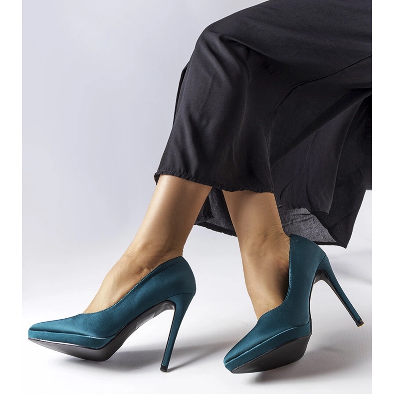 Sapatos de cetim verde escuro Silje 1