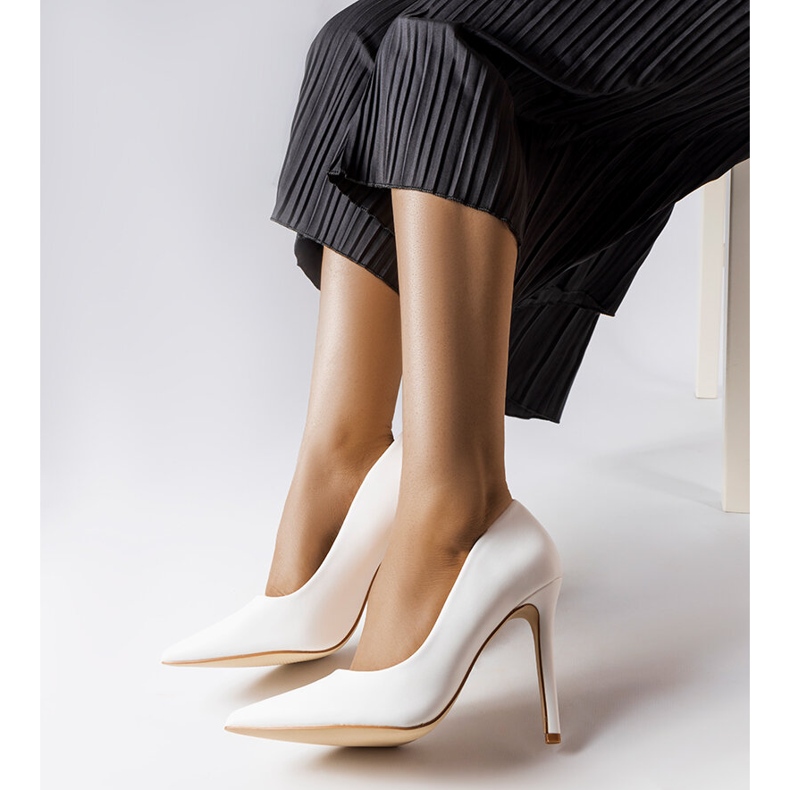 Delis salto alto clássico branco 1