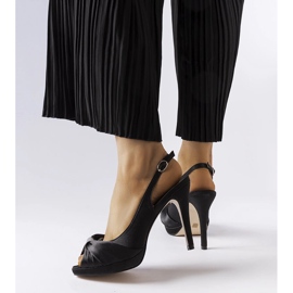 Sandália salto alto preto Crispin. 1