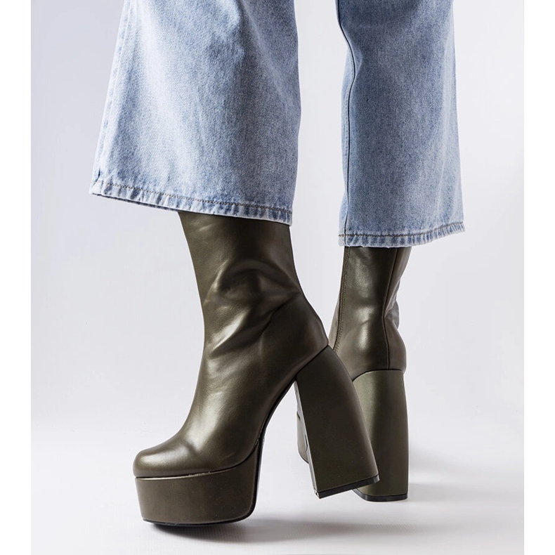 Bota salto alto verde Baratti 1