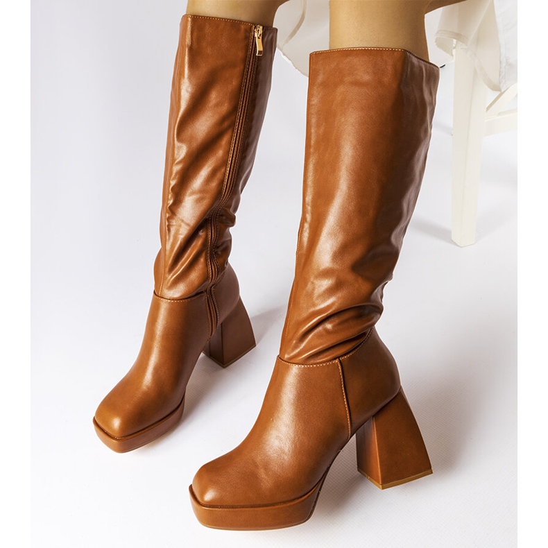 Botas marrons com poste maciço de Villanova marrom 1