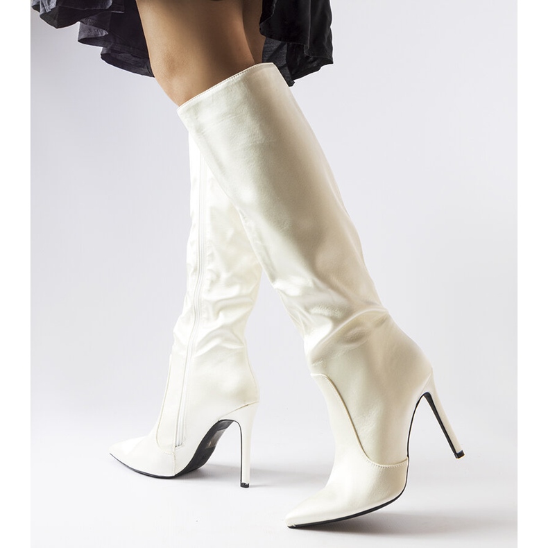 Botas brancas de salto alto Marlengo branco 1