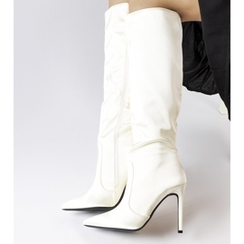Botas brancas de salto alto Marlengo branco 2