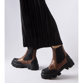 Bota marrom sem cadarço, Sibyla 1