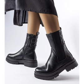 Botas isoladas pretas da Fornari preto 1