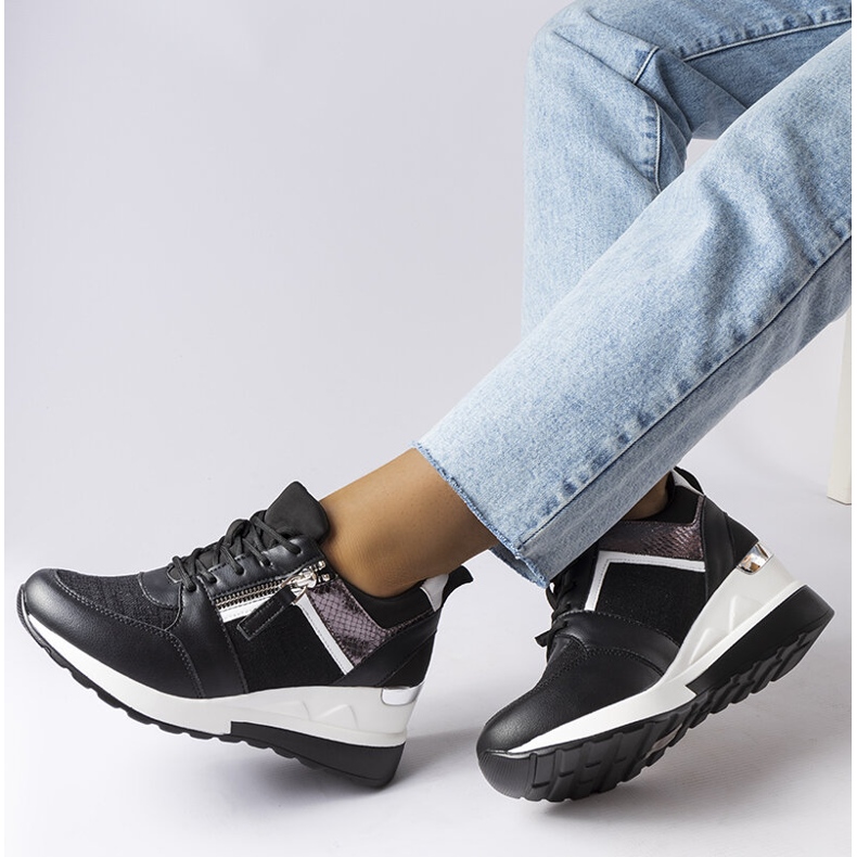 Inna Tênis de cunha preta da Deodata preto 1