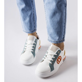 Inna Tênis branco com detalhes coloridos da Passaic 2