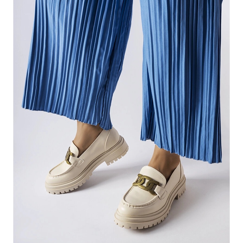 Inna Mocassins bege decorados com fivela Schlanders 1