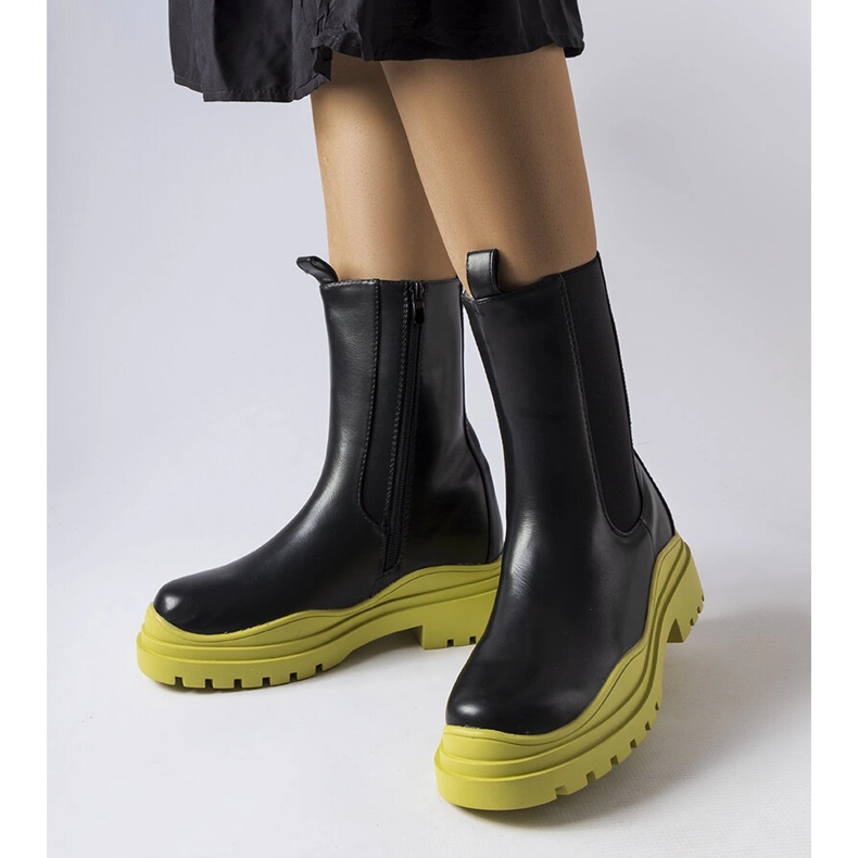 Botas pretas com sola colorida da Delebio preto 1