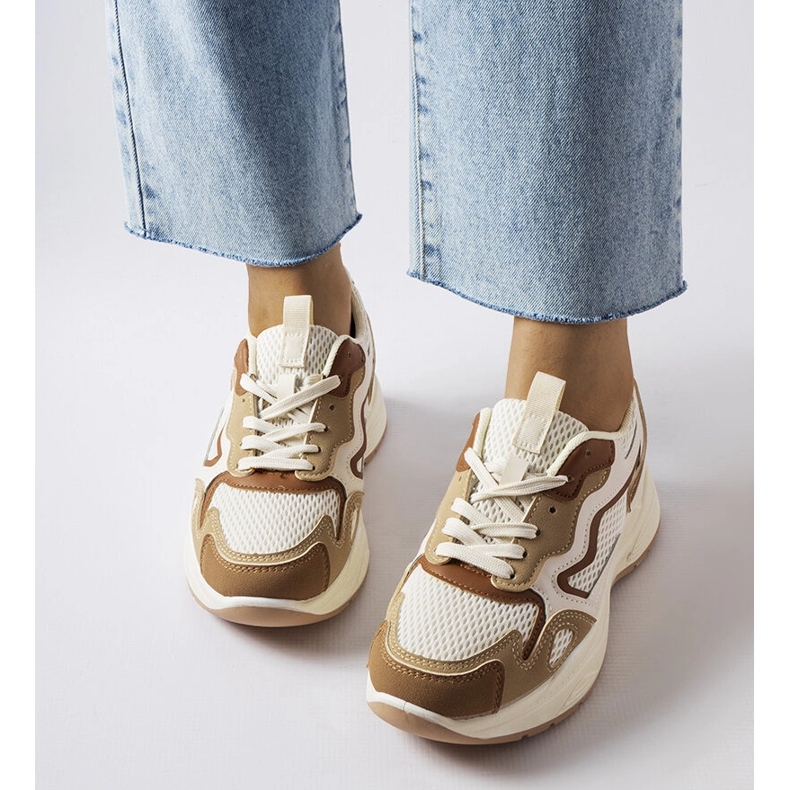 Inna Tênis esportivo bege vazado verde 1