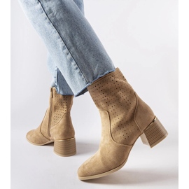 Botins bege com parte superior perfurada da Cavallo 1 Botins bege com parte superior perfurada da Cavallo 1