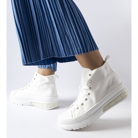 Inna Tênis cano alto branco da Quiet 1