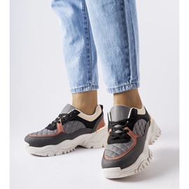 Inna Tênis cinza com detalhes coloridos da Esquibel 1