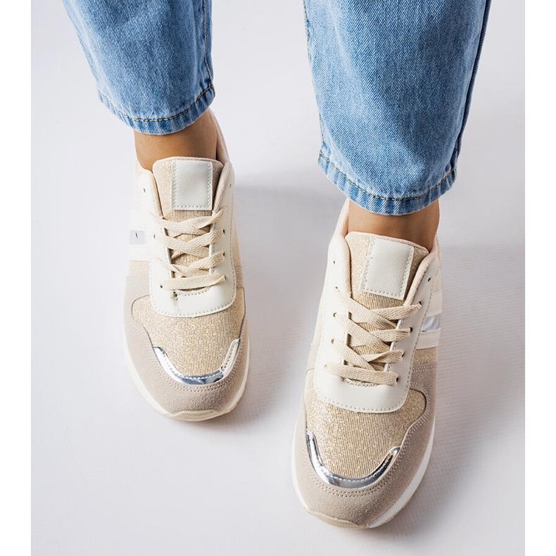 Inna Tênis de cunha bege e prata de Titusville 1