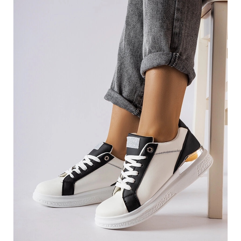 Inna Sapatos preto e branco com detalhes prateados da Palais 1