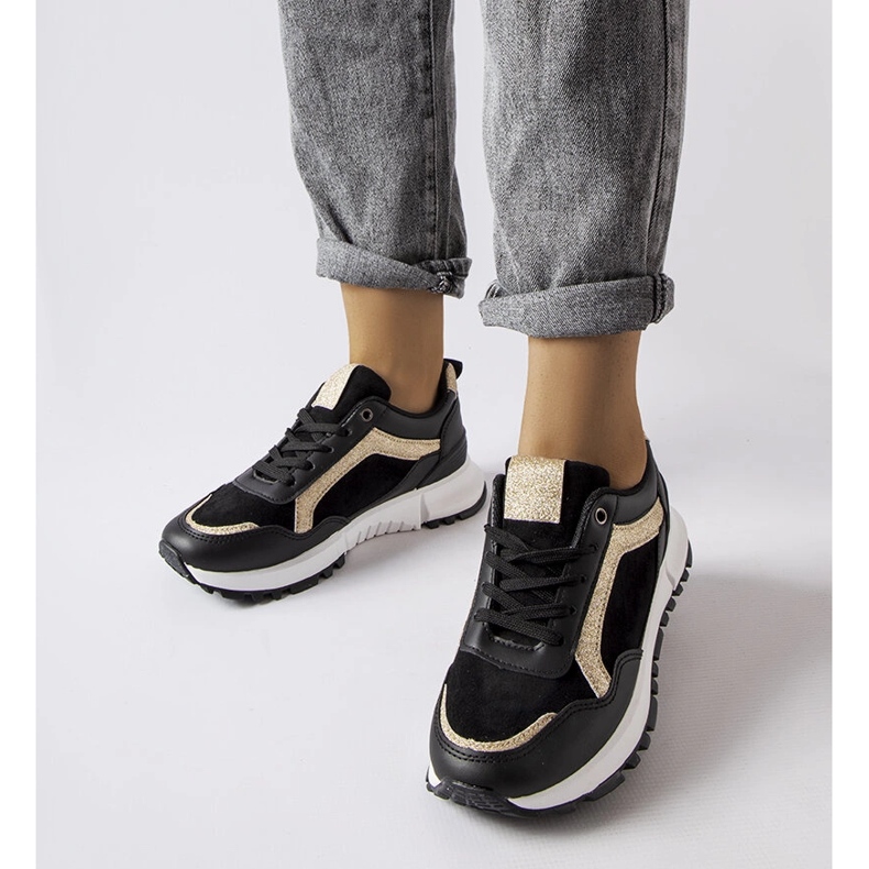 Inna Tênis preto com decoração glitter da Busso 1