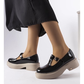 Inna Sapatos lacados pretos Karino 1