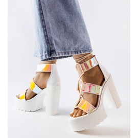 Inna Sandálias grossas brancas no poste Katja branco 1