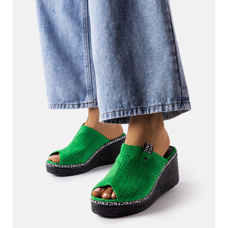 Sandália de cunha verde, Fulvia 1