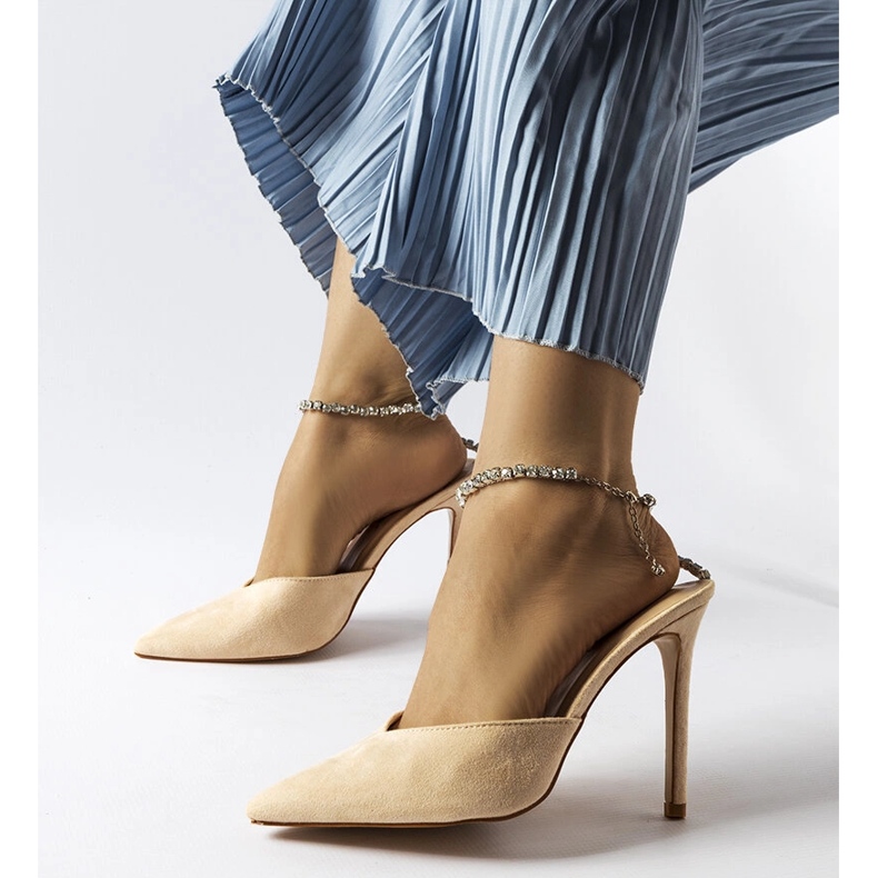 Sapatilha Claude bege com strass 1