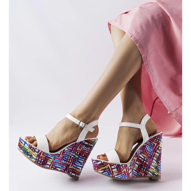 Sandálias de cunha decoradas fairmont brancas branco 2