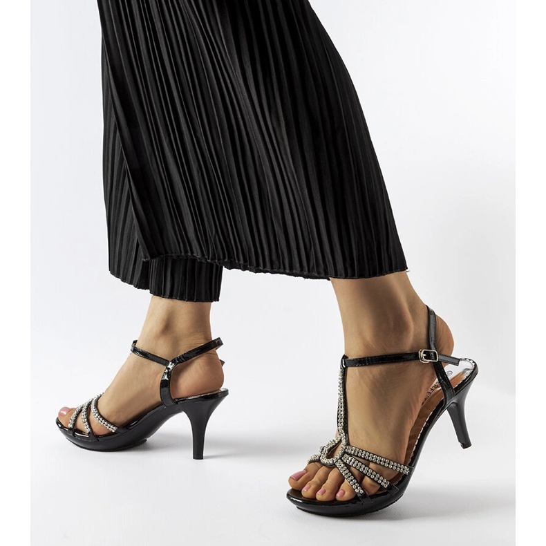 Sandália preta de salto alto com zircônias, Levane preto 1