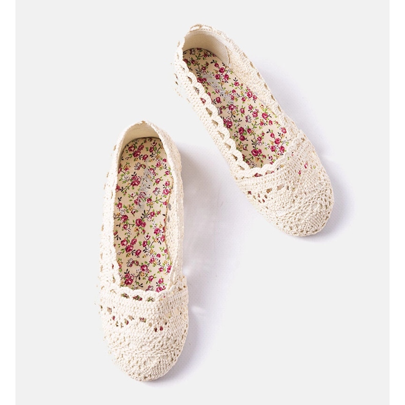 Bailarinas infantis de crochê bege da Lisa 1 Bailarinas infantis de crochê bege da Lisa 1