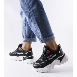 Tênis preto com detalhes neon Opal 1