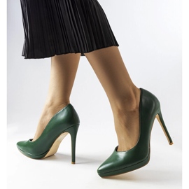 Salto clássico verde escuro Kristin 1