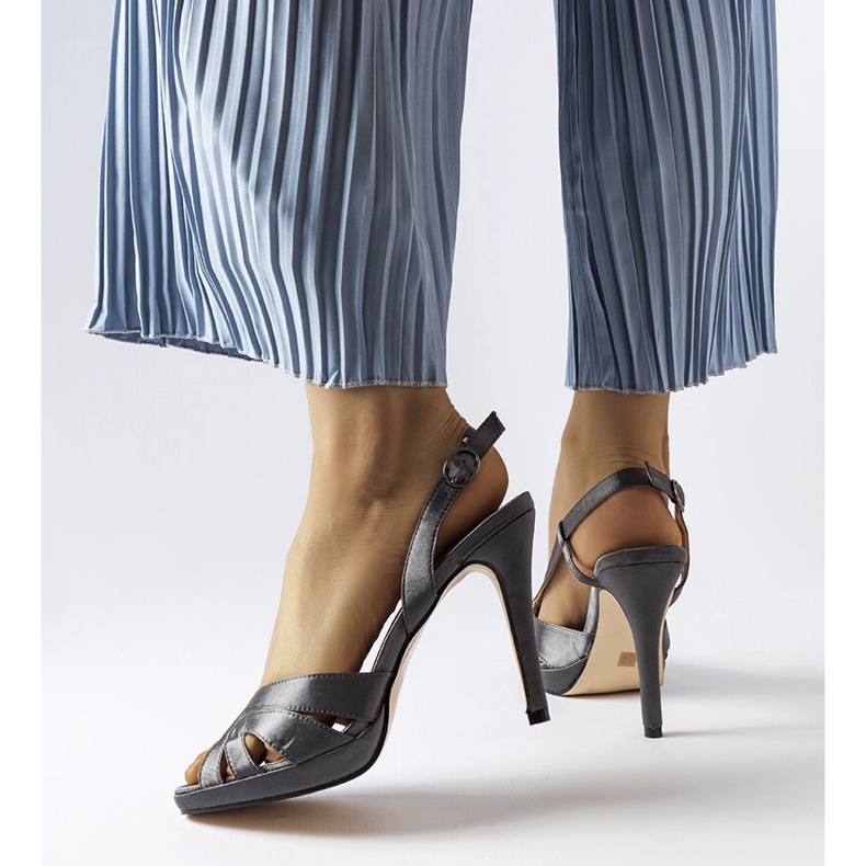 Sandália salto alto cinza alpaca 1