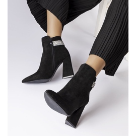 Botins pretos com zircões Liviana 1