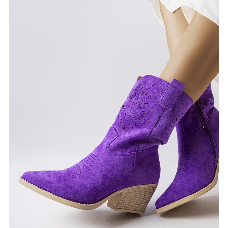 Botas de caubói com recortes violetas, Cieco roxo 1