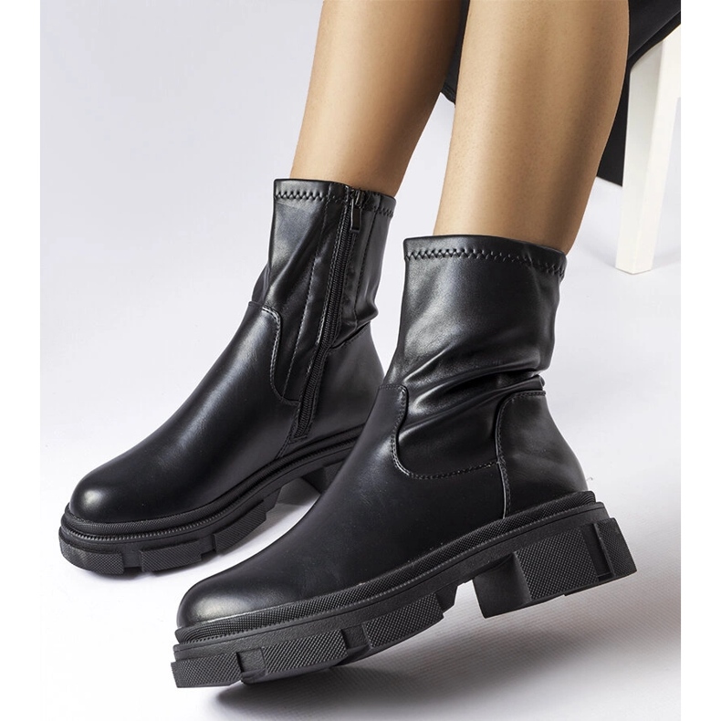 Botas isoladas pretas da Helvi preto 1