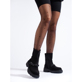 Trabalhadoras na plataforma Shelovet com uma corrente preta preto 1