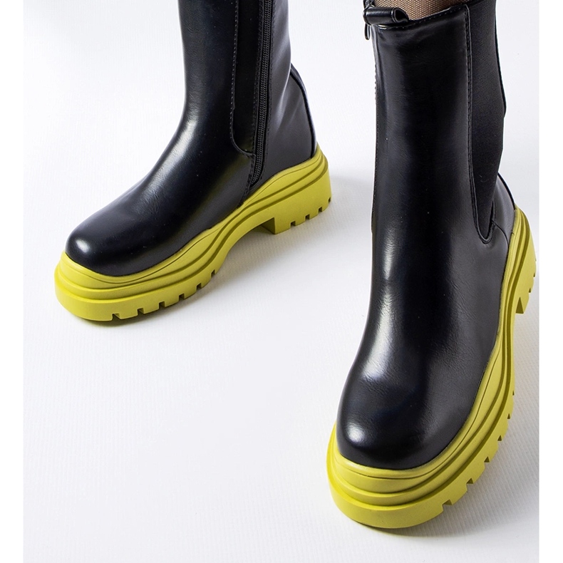 Botas pretas com sola colorida da Delebio preto 2 Botas pretas com sola colorida da Delebio preto 2