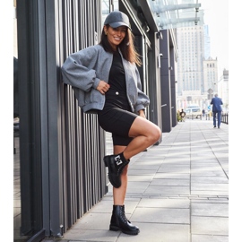 Inna Sapatos de trabalho pretos com zircões Guevara decorativos 1