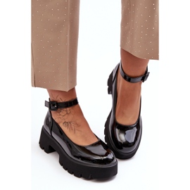 WS1 Sapatos femininos de couro envernizado com salto baixo e fivela, pretos da Owena 1