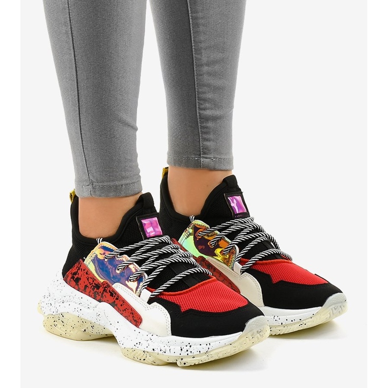 Tênis esportivos pretos com o sistema B0-211 branco vermelho cinza 1 Tênis esportivos pretos com o sistema B0-211 branco vermelho cinza 1