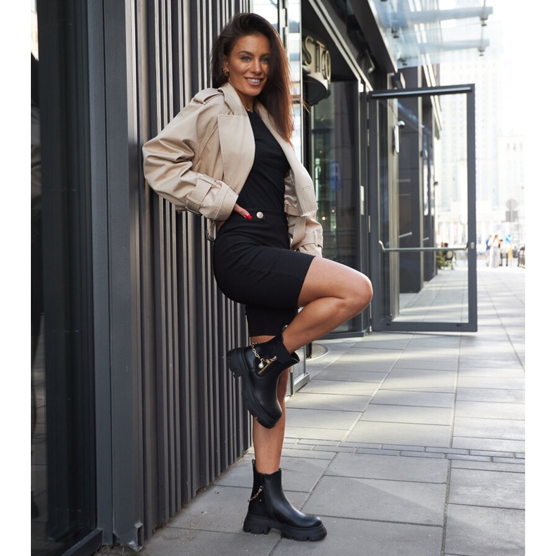 Botins pretos com corrente Archard decorativa 1 Botins pretos com corrente Archard decorativa 1