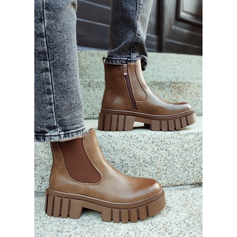 Mulheres trabalhadoras da Veris marrom 2