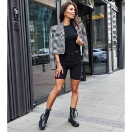 Botins pretos com isolamento e padrão houndstooth da Alfeo 1